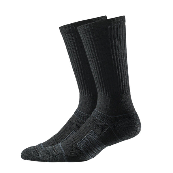 Basic crew socks in black with ribbed design and cushioned sole.
